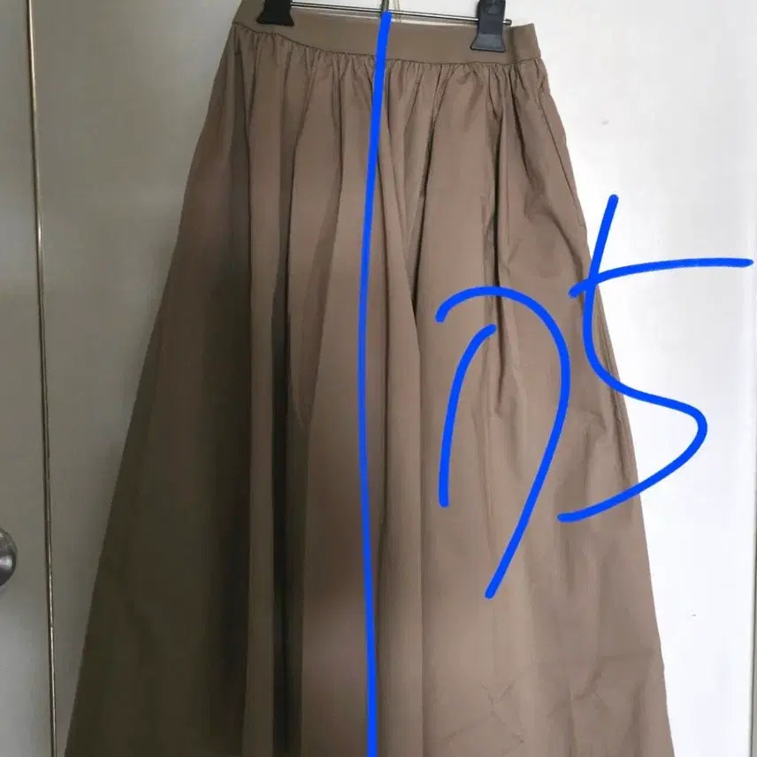 [SOLD OUT] 유니클로 베이지 롱 스커트ㅡs