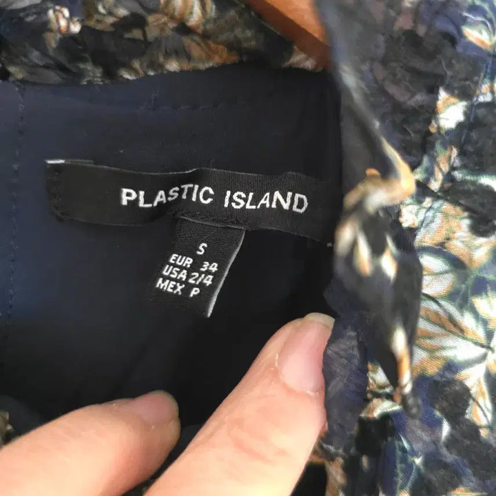 [SOLD OUT] 플라스틱아일랜드 원피스