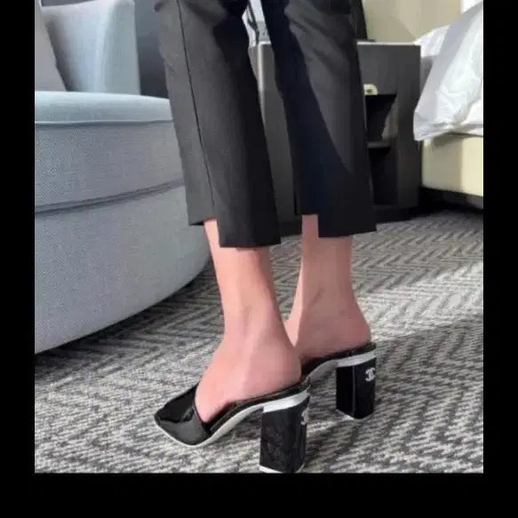 [BUNJANG] Slim Fit Cropped Slacks - Charcoal / 출근룩 필수템 깔끔 슬랙스 (핏보장)