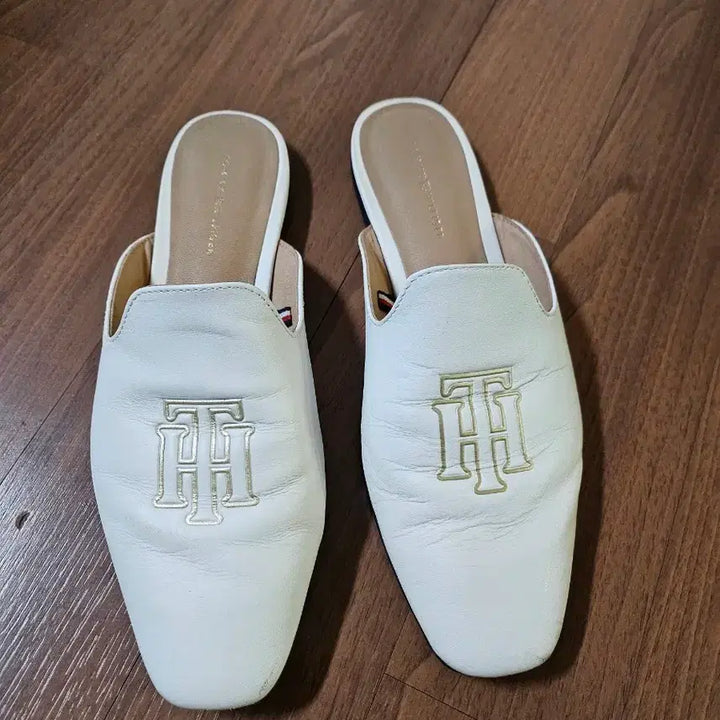 [SOLD OUT] 타미힐피거 뮬(소가죽)