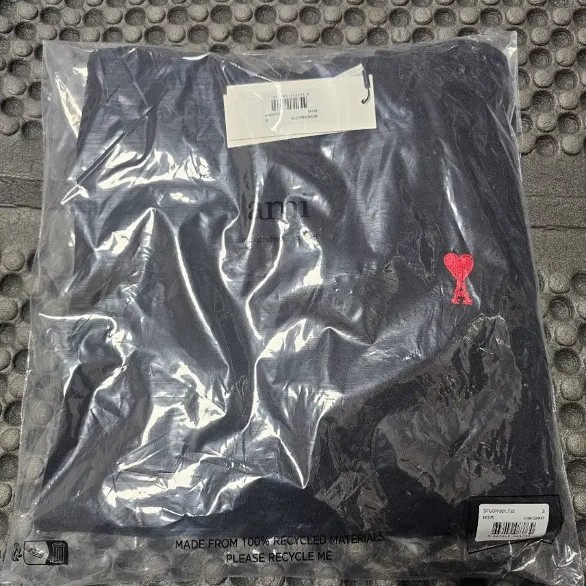 [SOLD OUT] 아미 스몰 하트 블랙 맨투맨 S