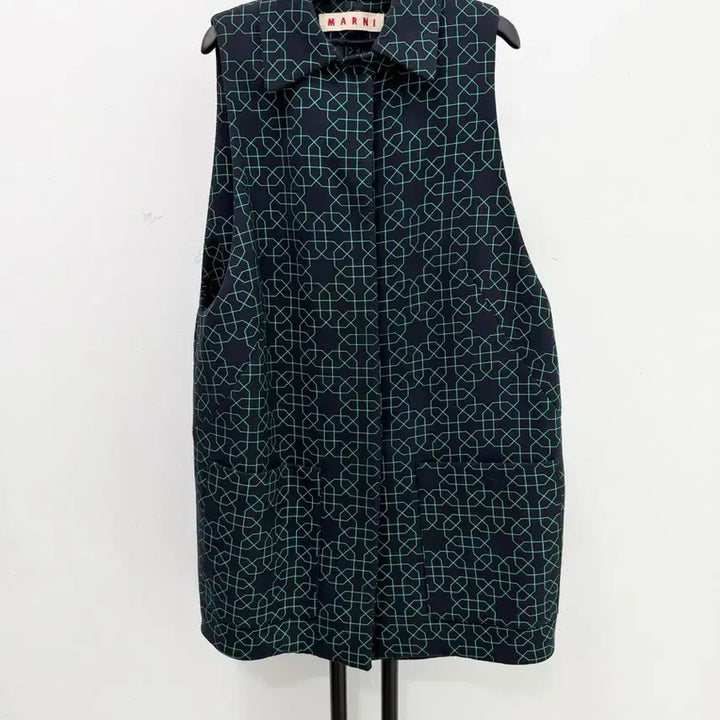 [BUNJANG] MARNI Sleeveless Vest Jacket / 정품 마르니 MARNI 민소매 라나버진울 100% 베스트 자켓