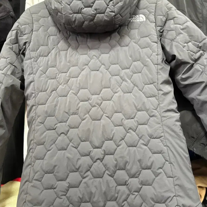 [BUNJANG] The North Face Gray Lightweight Padded Jacket (Size 85) / 노스페이스 회색 경량패딩 85