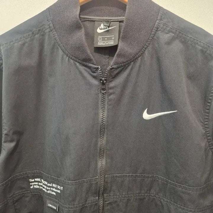[BUNJANG] Nike Swoosh Jacket Black L / 나이키 스우시 자켓 블랙 색상 L