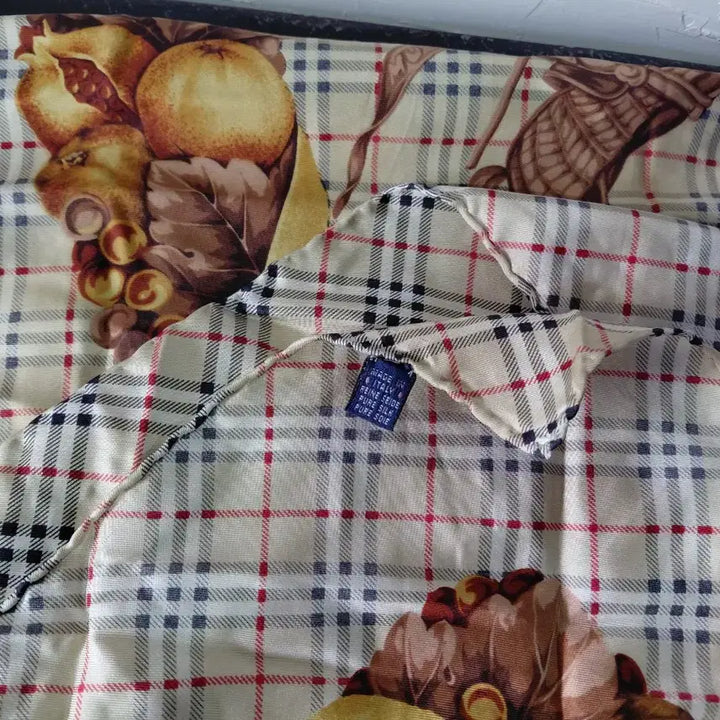[BUNJANG] Burberry Fruit Print Check Scarf / 버버리스카프