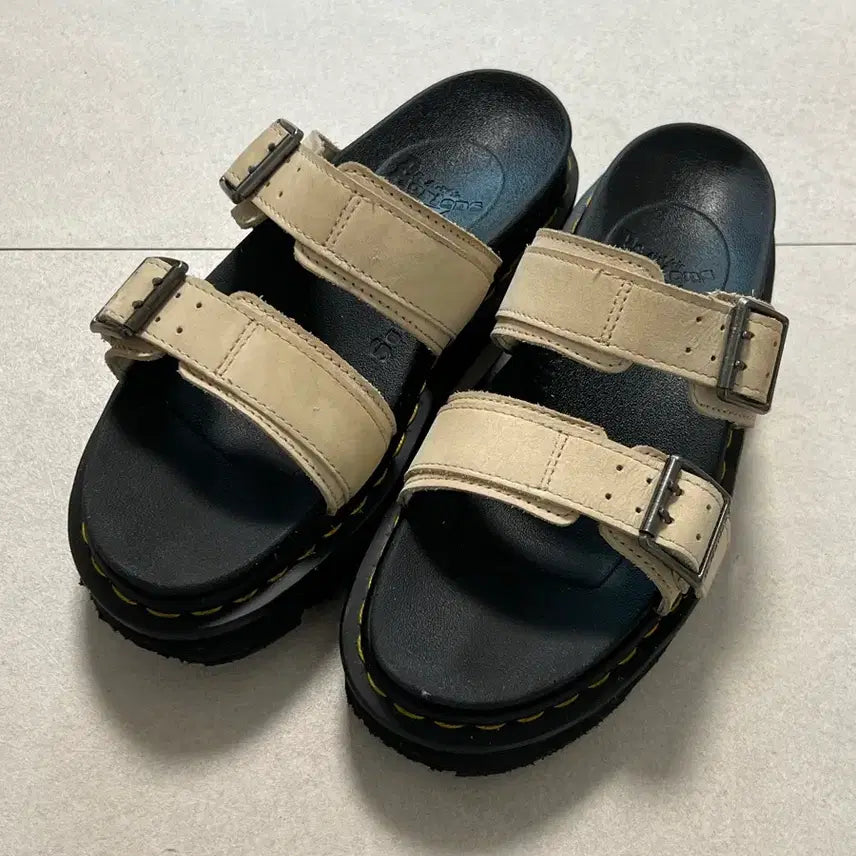 [SOLD OUT] 닥터마틴 마일즈 웜 샌드 베이지 240
