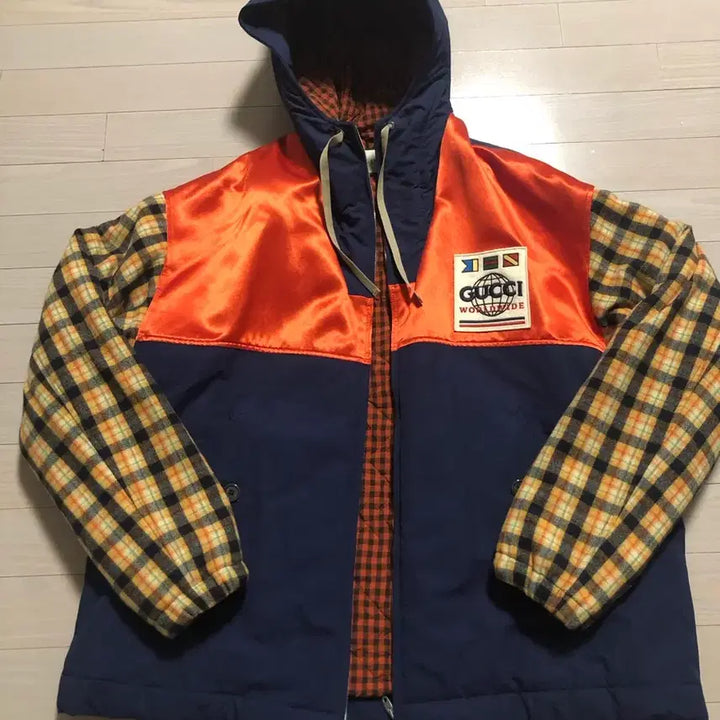 [BUNJANG] Gucci Worldwide Patch Hooded Padded Jumper / 정품 구찌 Worldwide 패치 후드 패딩 점퍼