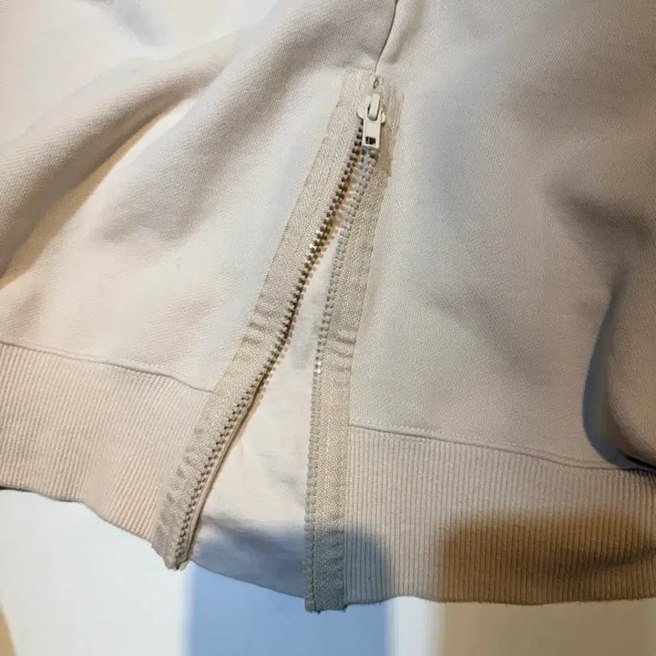 [BUNJANG] Umer Ivory Sweatshirt / umer  아이보리 맨투맨