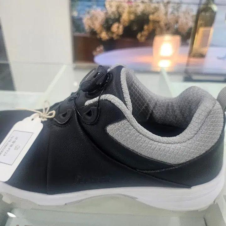 [BUNJANG] High Living Functional Sneakers 240 / 운동화 (하이리빙 기능성 운동화 240)