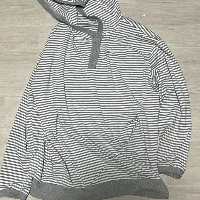 [BUNJANG] Striped Grey Hoodie / 스트라이프 패턴 그레이 후드티