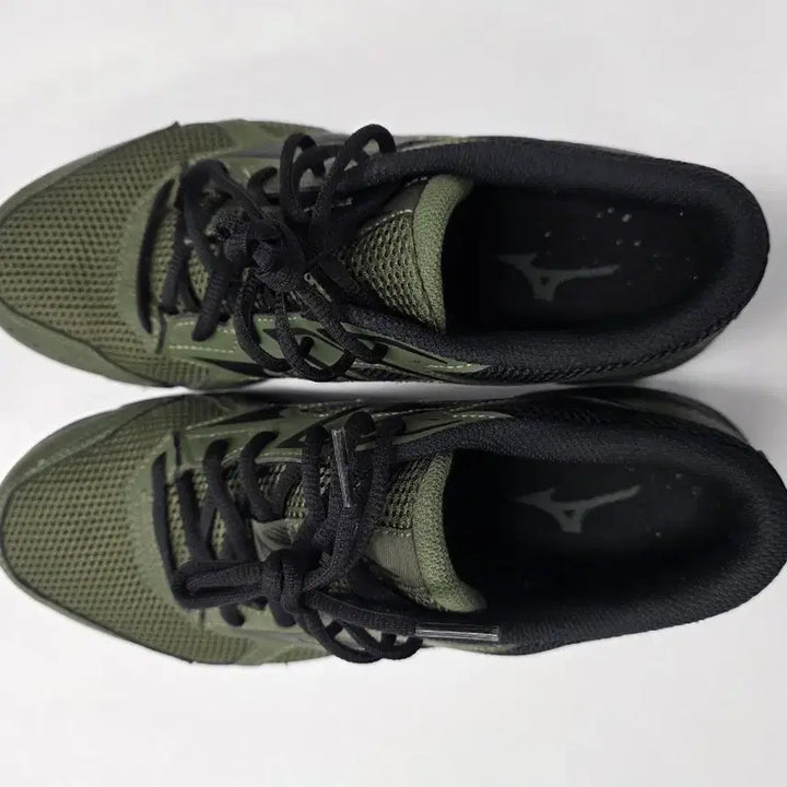 [BUNJANG] Mizuno Khaki Sneakers / 미즈노 운동화 카키색