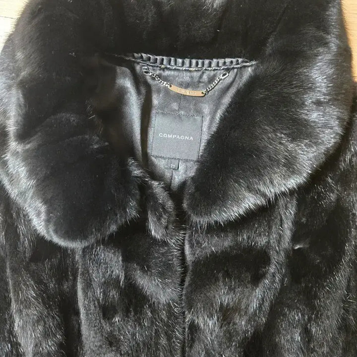 [BUNJANG] COMPAGNA Black Mink Vest / COMPAGNA 블랙 밍크 베스트 조끼