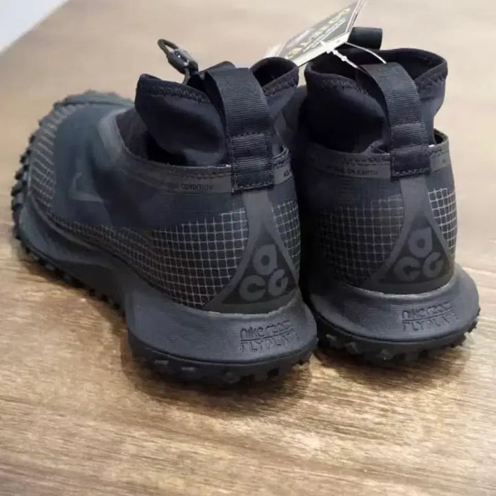 [BUNJANG] Nike ACG Mountain Fly Gore-Tex Black and Dark Grey Sneakers / ACG 마운틴 플라이 고어텍스 블랙 앤 다크 그레이 265mm