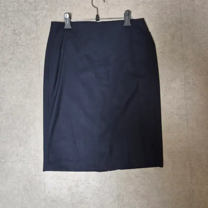 [BUNJANG] Theory H-Line Midi Skirt Navy Size 77 / Theory 띠어리 H라인 스커트 네이비 77사이즈
