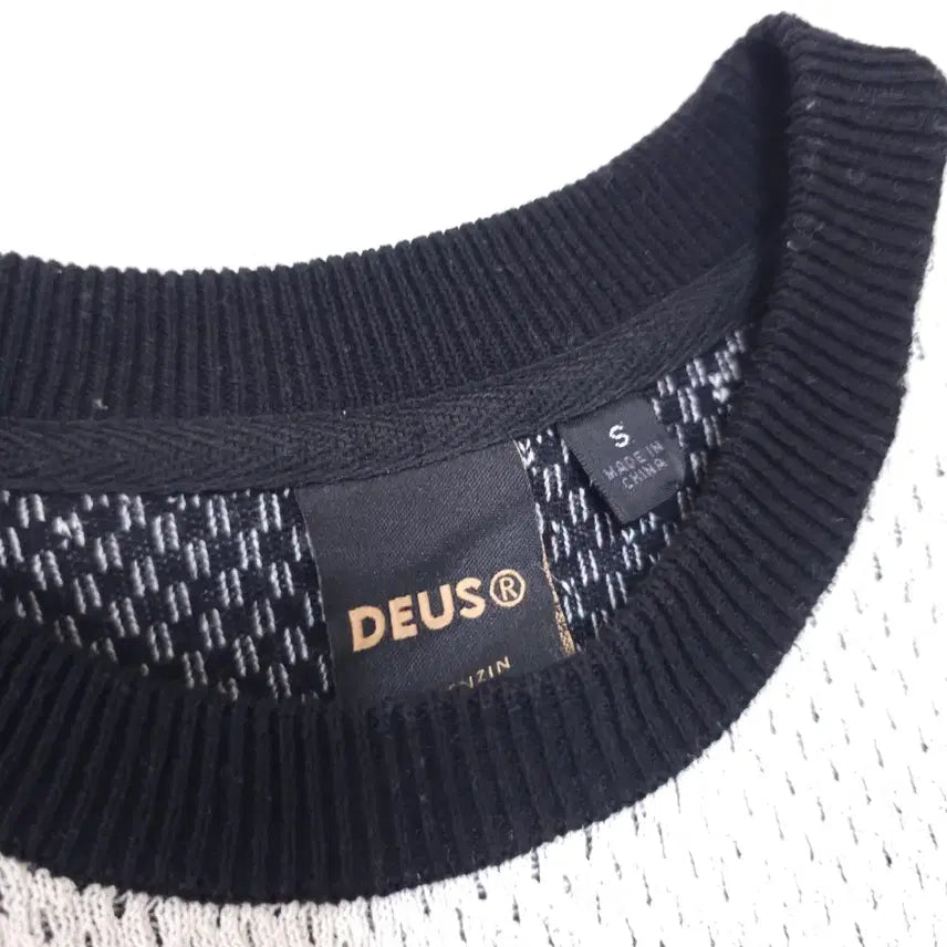 [BUNJANG] Deus Ex Machina Moto Knit Sweater / 데우스엑스마키나 모토 니트