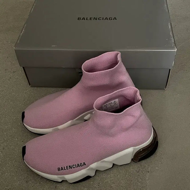 [BUNJANG] Balenciaga Speedrunner Sneakers Pink (Size 36) / (발렌시아가/93만원/실착1회)스피드러너 스니커즈 핑크 36