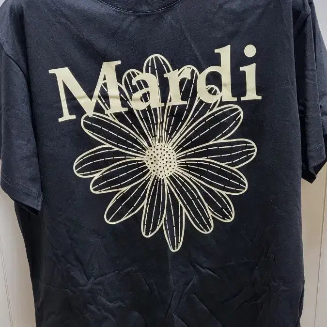 [BUNJANG] Mardi Mercredi Black T-shirt / 마르디메크르디맨블랙반팔