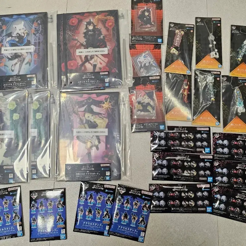 [BUNJANG] Hololive Acrylic Board/Stand/Badge Bundle Set / 홀로라이브 굿즈 아크릴보드/스탠드/뱃지 세트