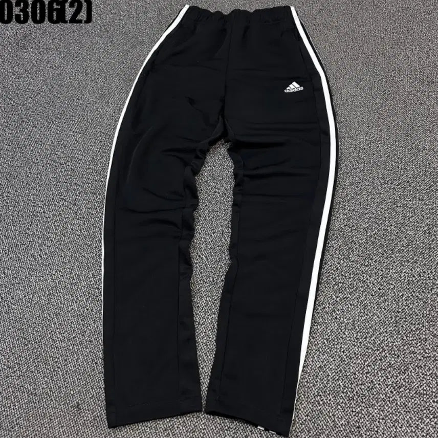 [SOLD OUT] 아디다스 팬츠