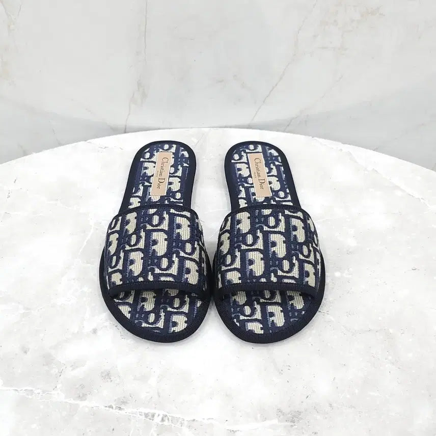 [SOLD OUT] 36.5 / 디올 오블리크 체스 모아이 슬리퍼 KCQ491OBE