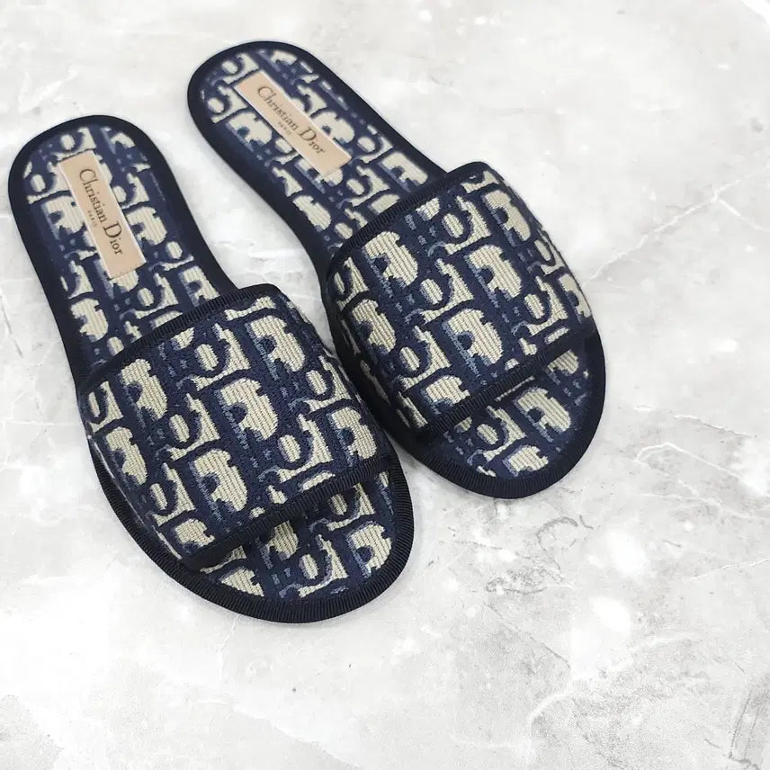 [SOLD OUT] 36.5 / 디올 오블리크 체스 모아이 슬리퍼 KCQ491OBE