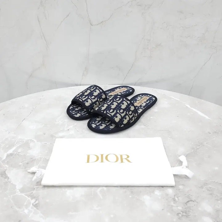 [SOLD OUT] 36.5 / 디올 오블리크 체스 모아이 슬리퍼 KCQ491OBE