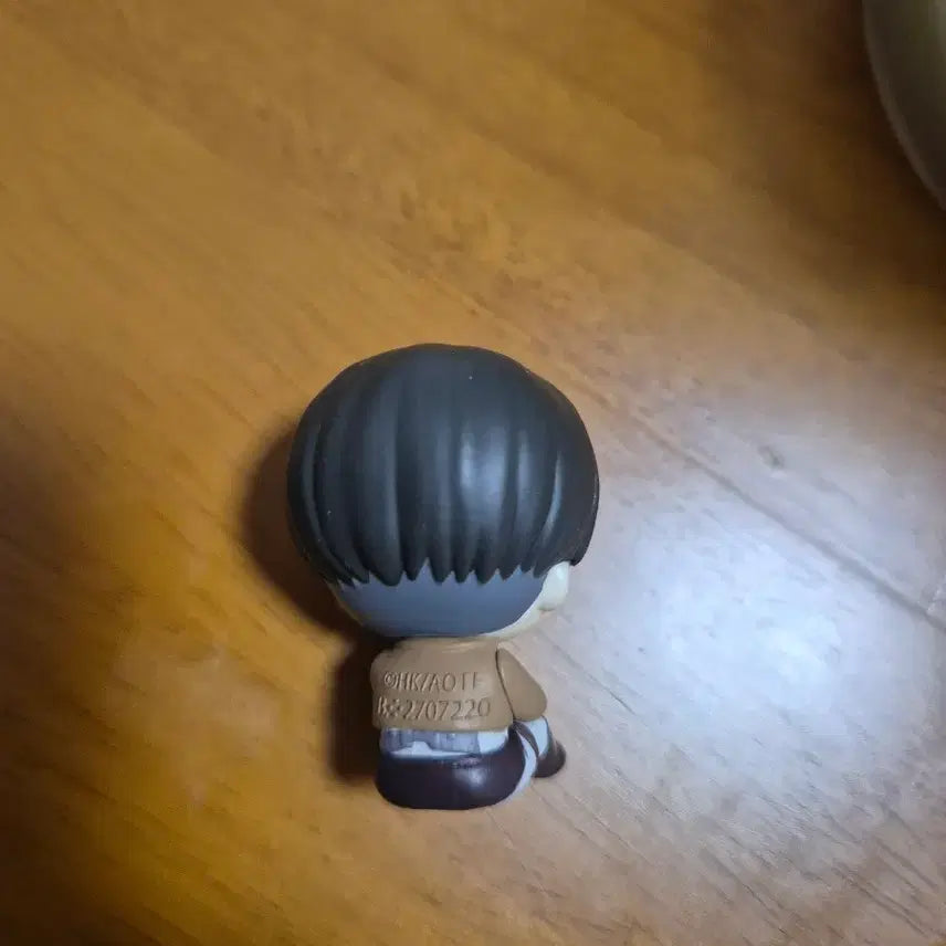 [BUNJANG] Attack on Titan Levi Machiboke Gacha Figure / 진격의 거인 리바이 마치보우케 진격거 마치보케 가챠