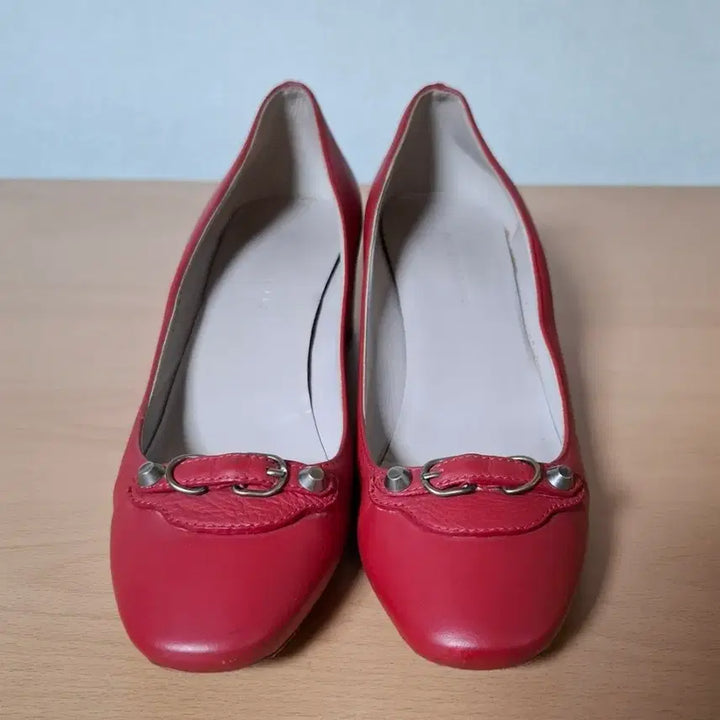 [SOLD OUT] 발렌시아가 38.5 약245 펌프스