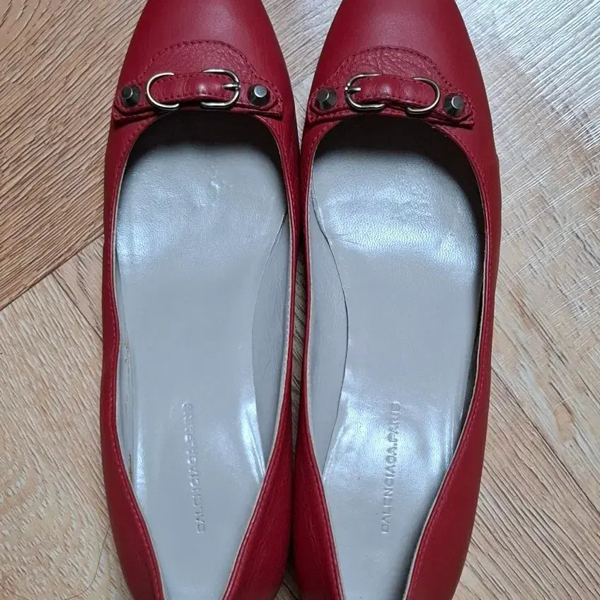 [SOLD OUT] 발렌시아가 38.5 약245 펌프스