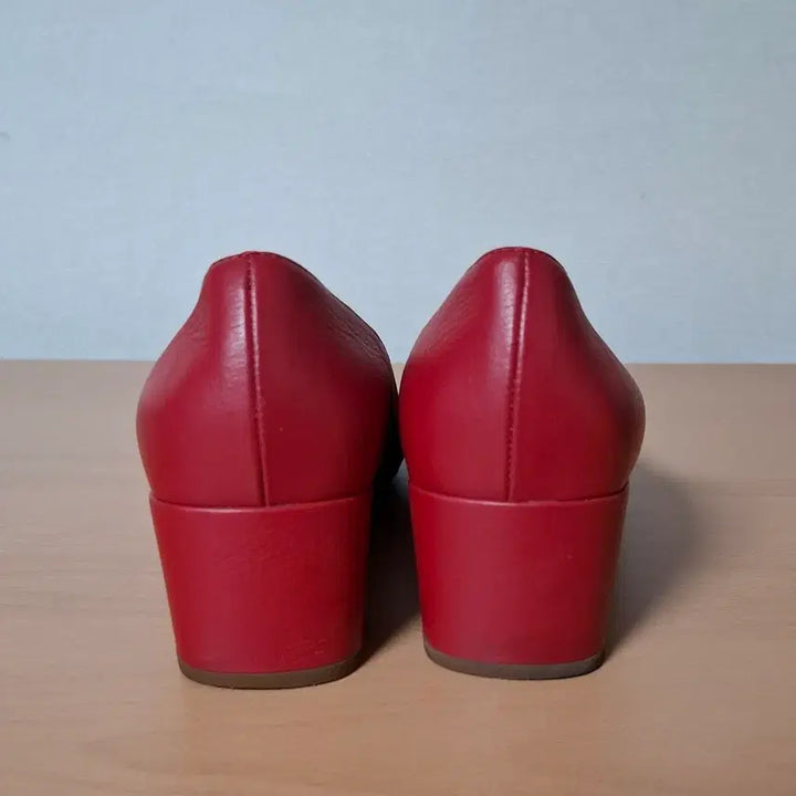 [SOLD OUT] 발렌시아가 38.5 약245 펌프스
