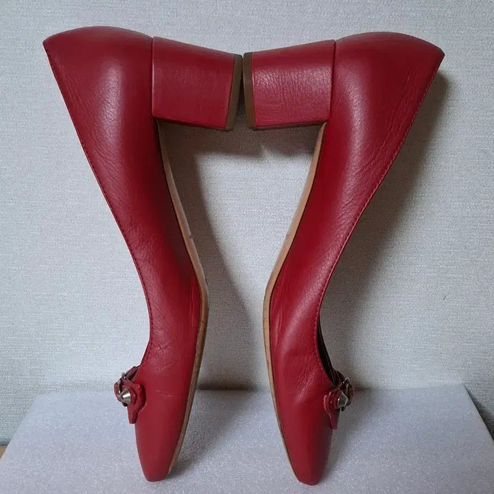 [SOLD OUT] 발렌시아가 38.5 약245 펌프스