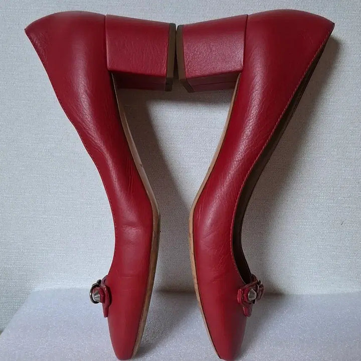 [SOLD OUT] 발렌시아가 38.5 약245 펌프스