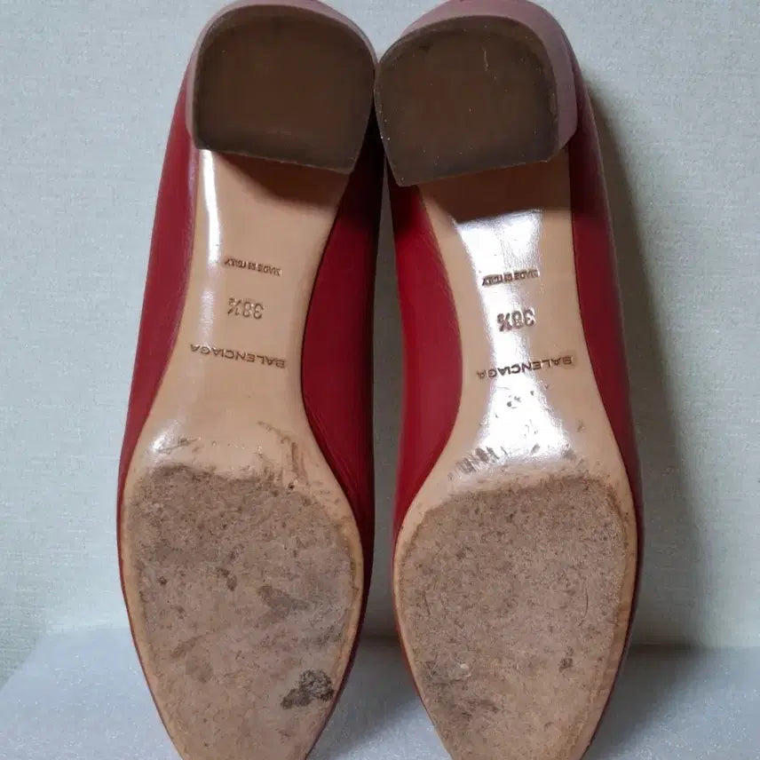 [SOLD OUT] 발렌시아가 38.5 약245 펌프스