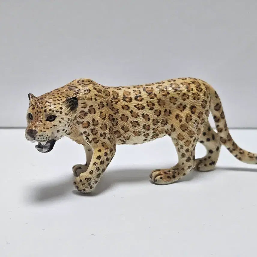 [BUNJANG] Schleich Leopard Figure (2006 Edition) / 슐라이히 표범 피규어 06년판 장식용 동물 생물