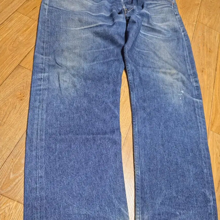 [SOLD OUT] 리바이스 90s USA 501xx W44 L32