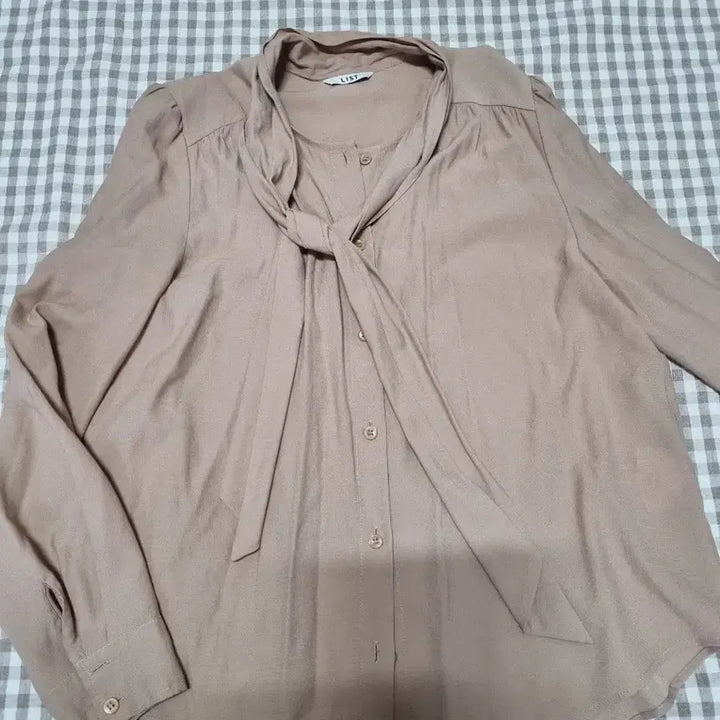 [BUNJANG] List Ribbon Blouse Beige / 리스트 리본 블라우스 베이지