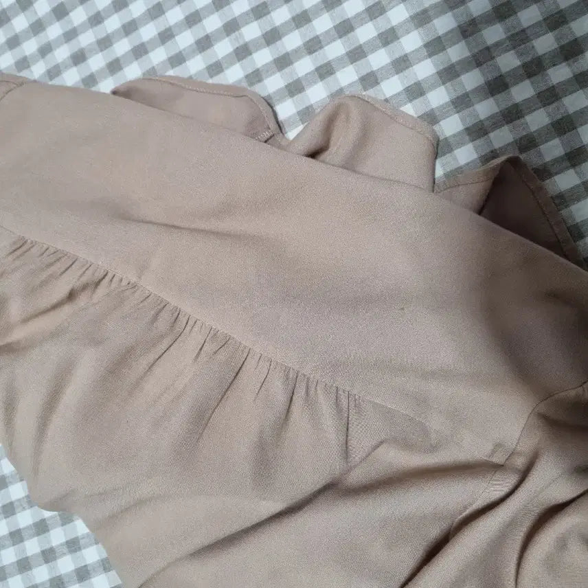 [BUNJANG] List Ribbon Blouse Beige / 리스트 리본 블라우스 베이지