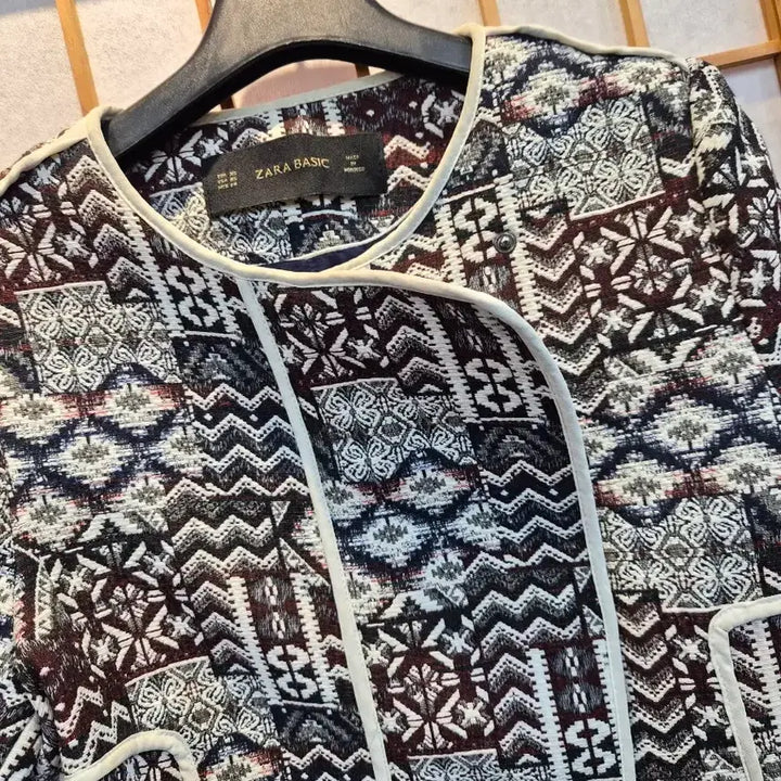 [BUNJANG] ZARA Pattern Jacket M / 자라 패턴 간절기  자켓 M