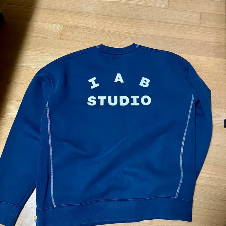 [BUNJANG] IAB Studio Lee Collaboration Set (Top &amp; Bottom) - Size L / 아이앱 스튜디오 x 리 피그먼트 스웨트셔츠 인디고 네이비 L