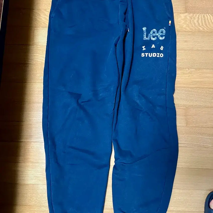 [BUNJANG] IAB Studio Lee Collaboration Set (Top &amp; Bottom) - Size L / 아이앱 스튜디오 x 리 피그먼트 스웨트셔츠 인디고 네이비 L