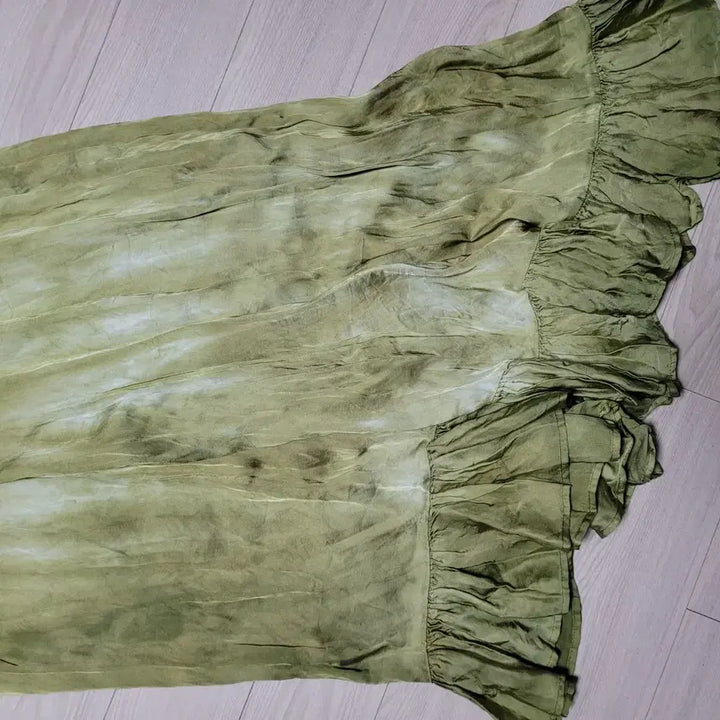 [BUNJANG] ZARA Asymmetrical Flowy Long Skirt Olive / 자라 하늘하늘한 언발란스 밴딩 롱 스커트 올리브색