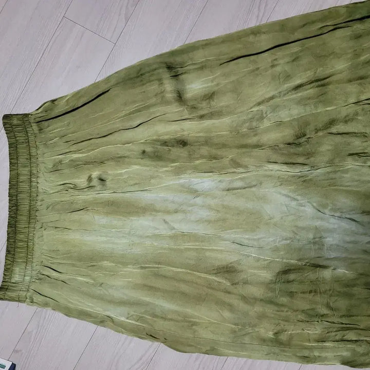 [BUNJANG] ZARA Asymmetrical Flowy Long Skirt Olive / 자라 하늘하늘한 언발란스 밴딩 롱 스커트 올리브색