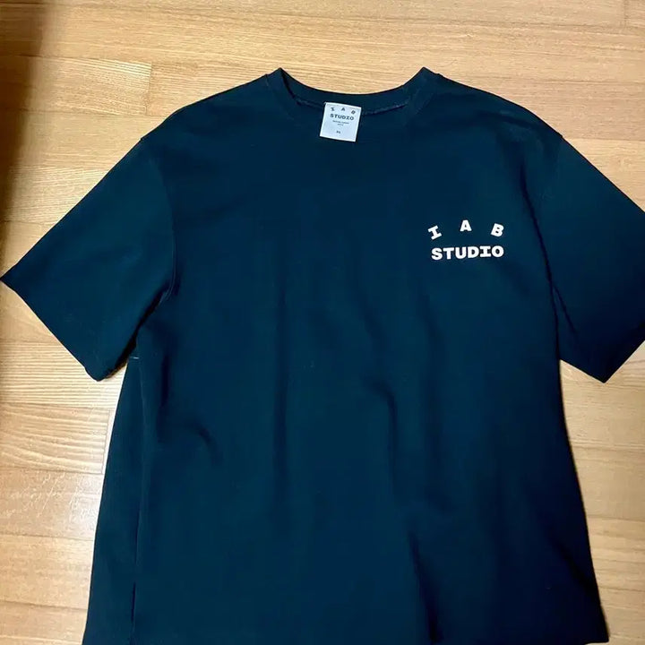 [BUNJANG] Iab Studio 10th Anniversary T-shirt Black / [아이앱 스튜디오] 10주년 티셔츠 블랙