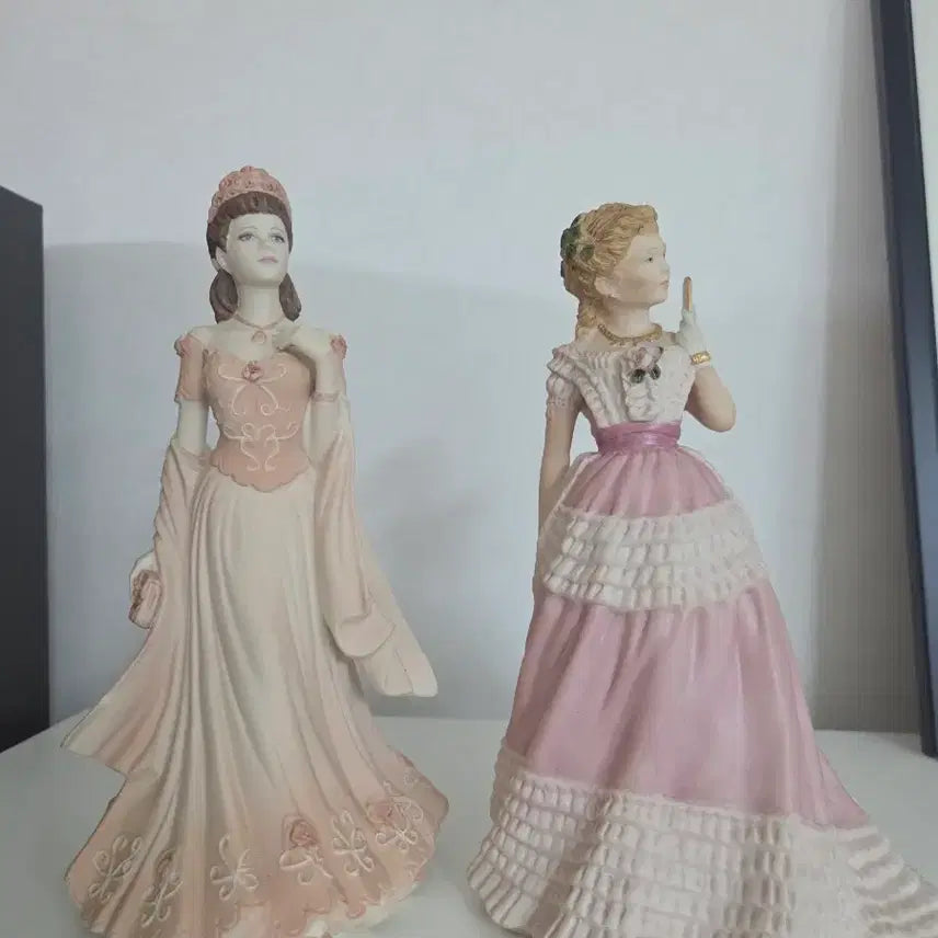 [BUNJANG] Coalport Wedgwood Porcelain Figurine Set / 콜포트 웨지우드 피겨린 도자기 인형 2개 세트
