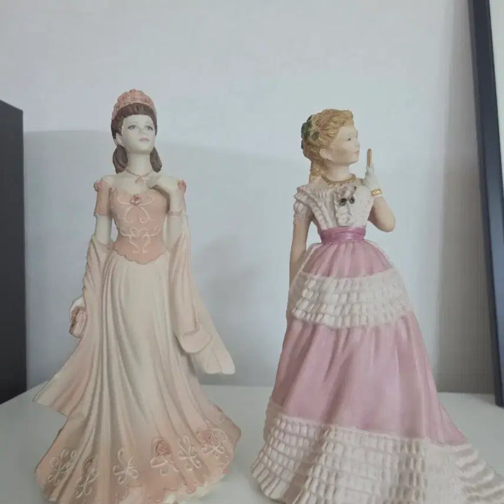 [BUNJANG] Coalport Wedgwood Porcelain Figurine Set / 콜포트 웨지우드 피겨린 도자기 인형 2개 세트