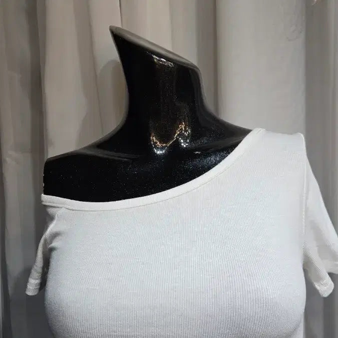 [BUNJANG] Off-Shoulder Ribbed Short Sleeve Top / 한쪽 오프숄드 골지 쇼트 반팔