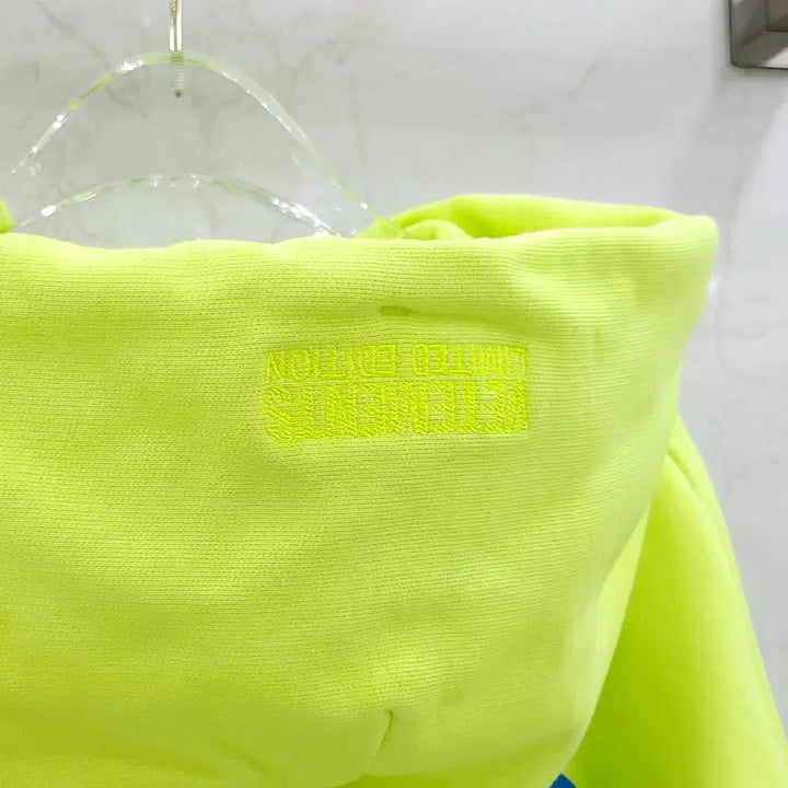 [BUNJANG] VETEMENTS Hello My Name Neon Oversized Hoodie / XS / 베트멍 헬로 마이 네임 네온 오버 후드티