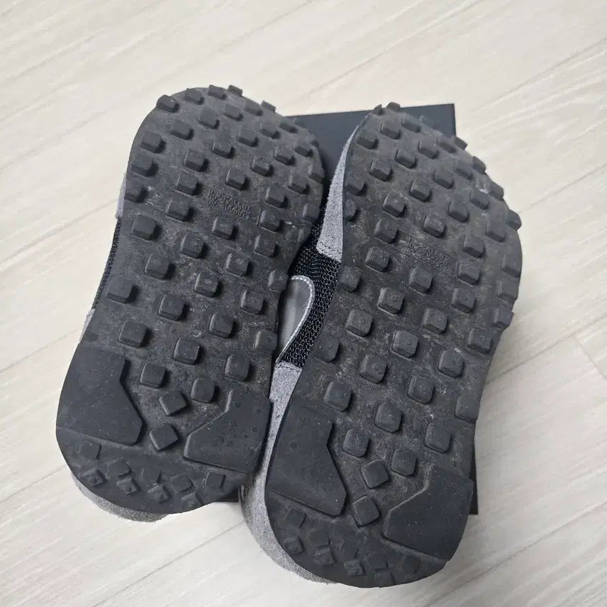 [BUNJANG] Nike Daybreak Metallic Silver Black Sneakers / 나이키 데이브레이크 매탈릭실버 검은230