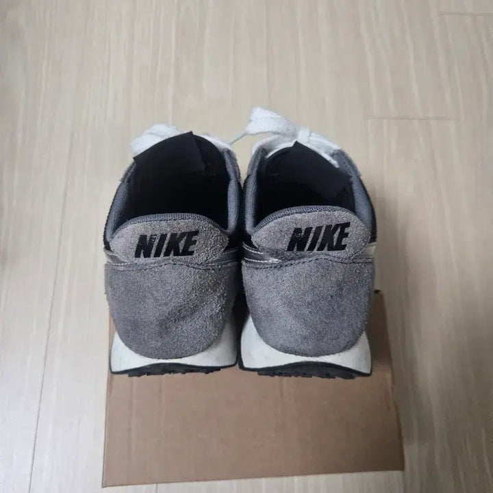 [BUNJANG] Nike Daybreak Metallic Silver Black Sneakers / 나이키 데이브레이크 매탈릭실버 검은230