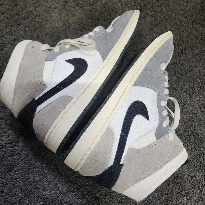 [BUNJANG] Nike Air Jordan 1 Mid Craft Grey Sneakers / 나이키 에어 조던 1 미드 크레프트 그레이 275사이즈